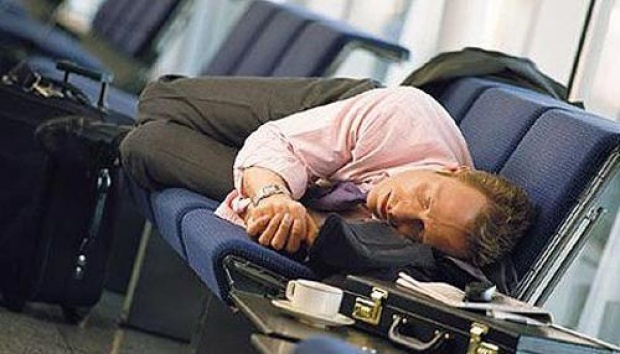 Mandi Dapat Bantu Atasi Jet Lag, Begini Penjelasannya