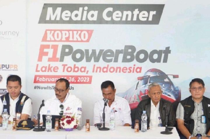 Selain Arena F1 Powerboat, Danau Toba Jadi Lokasi Uji Coba Pesawat Air Kemenhub